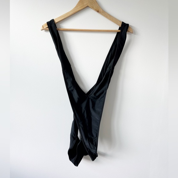 Escape Swimwear | Strappy Twist Swimsuit - Picture 4 of 4